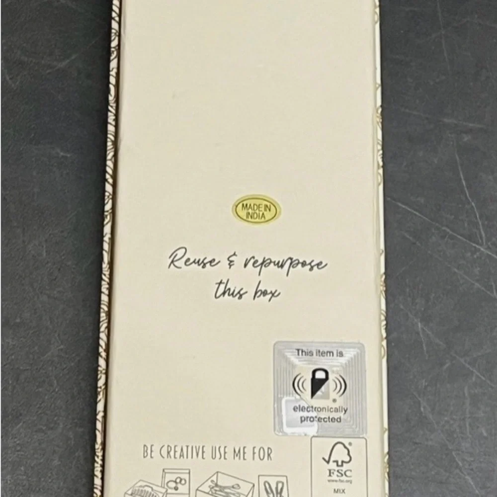 NEW Haute Hippie Popcorn Bucket Purse Charm/Keychain. Hand beaded. - Picture 4 of 4